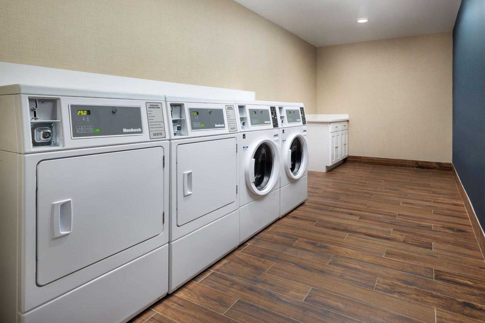 Hampton Inn Oakhurst-Yosemite Bagian luar foto